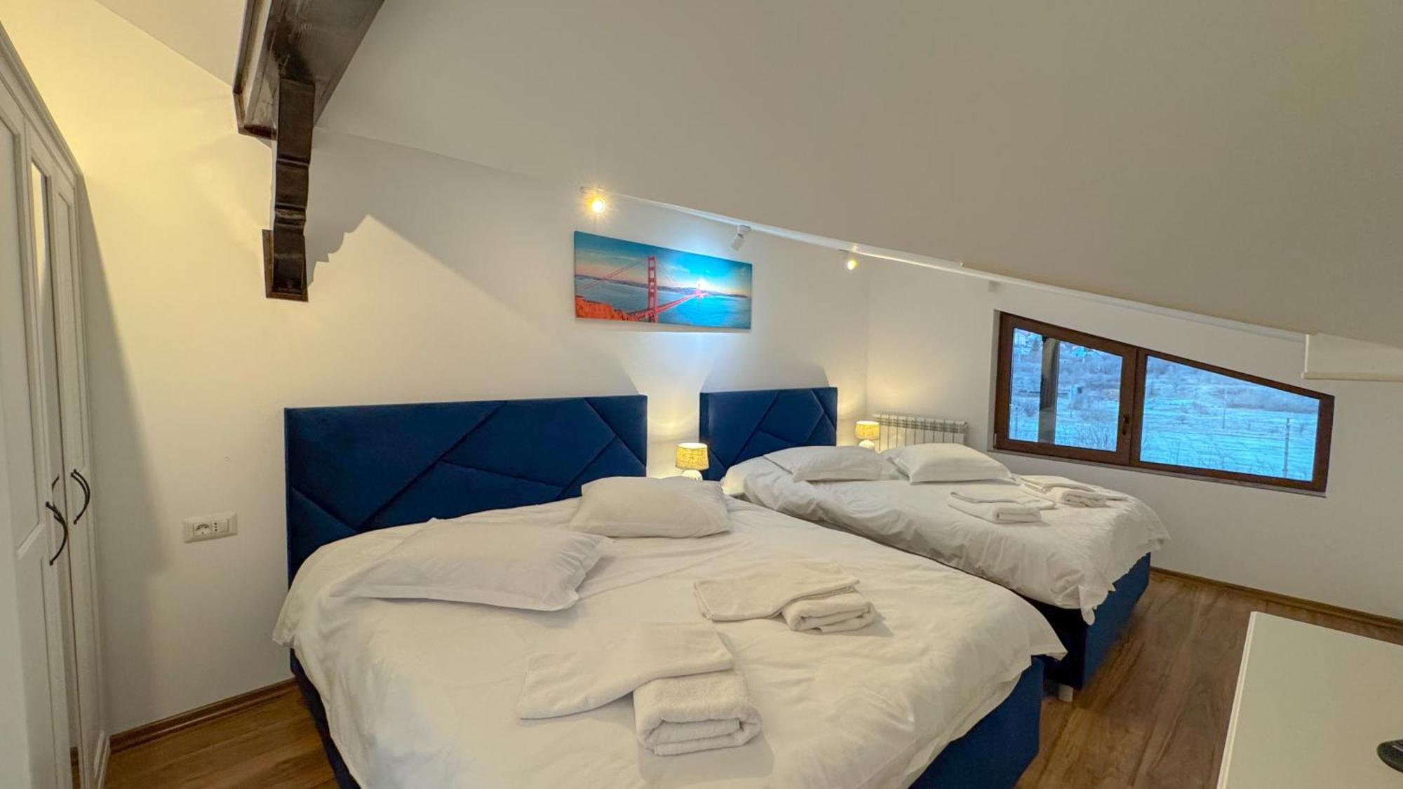 Busteni Mountain View Suites By The River - Ev Plug Δωμάτιο φωτογραφία