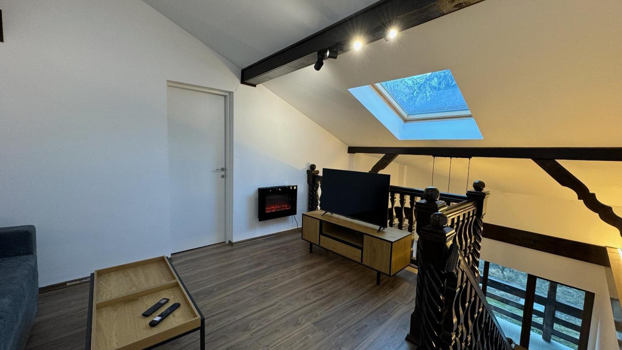 Busteni Mountain View Suites By The River - Ev Plug Δωμάτιο φωτογραφία